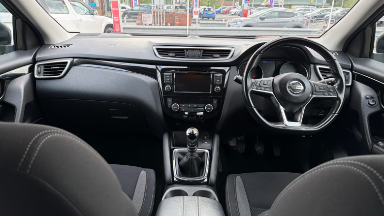 Nissan Qashqai 1.3 DiG-T 160 Acenta Premium 5dr Petrol Hatchback